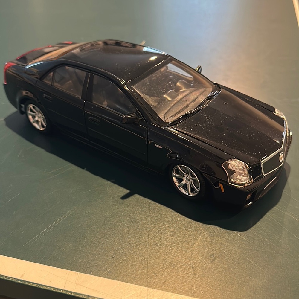 Cadillac collectible car - Picture 1 of 3